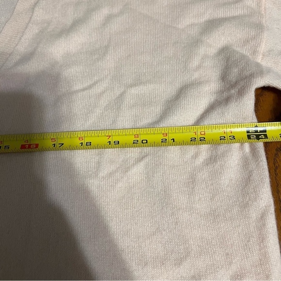 J. Crew V-Neck Boyfriend Sweater Cashmere in Light Pink Sz M Relaxed Fit - Picture 11 of 12